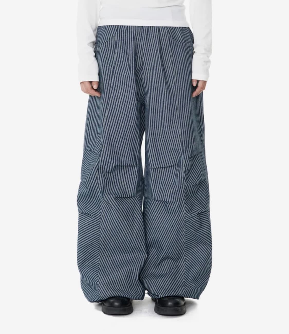 아캄 핀턱 데님 스트라이프 팬츠 상품이미지1