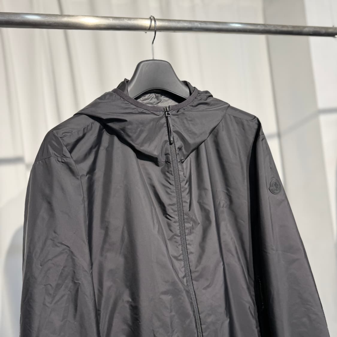 [정품] 몽클레어 알고비아 블랙와펜 바람막이 5사이즈 상품이미지4