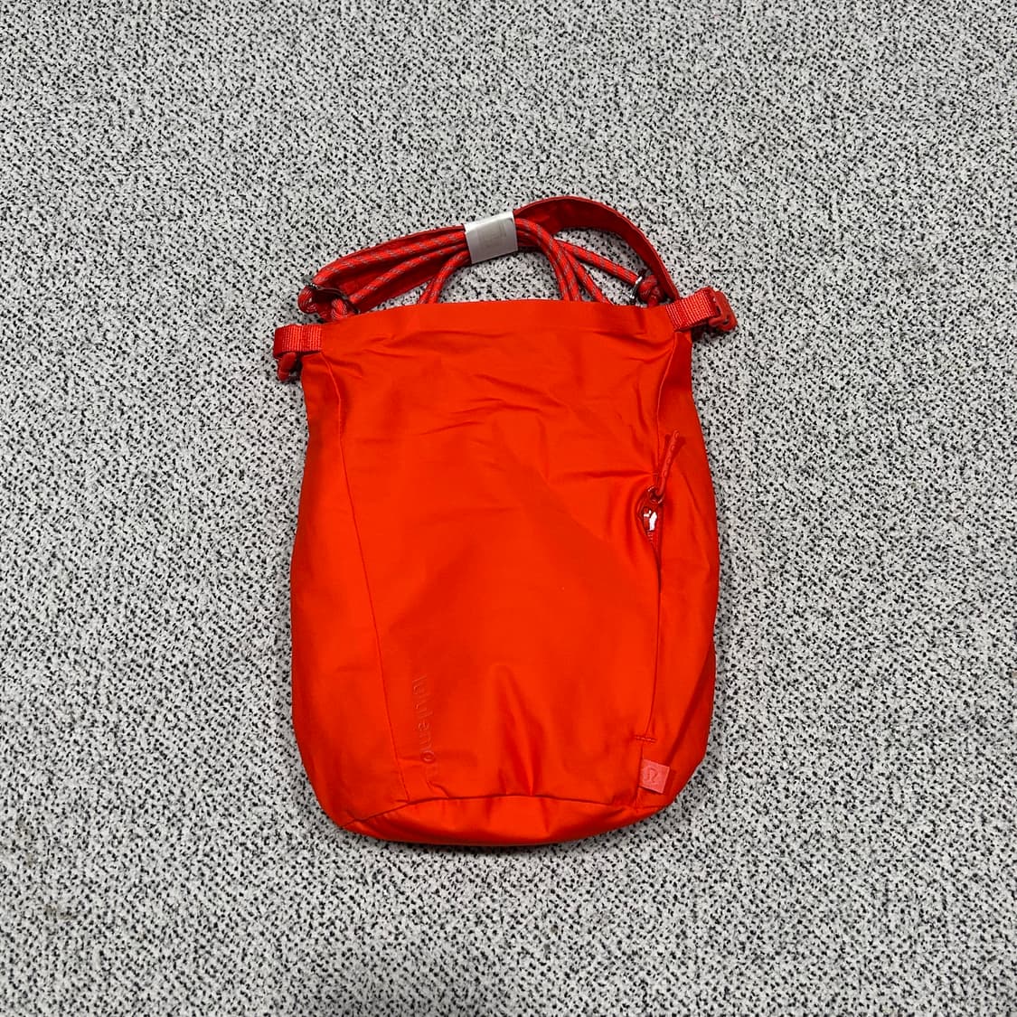 룰루레몬 크로스백 상품이미지1