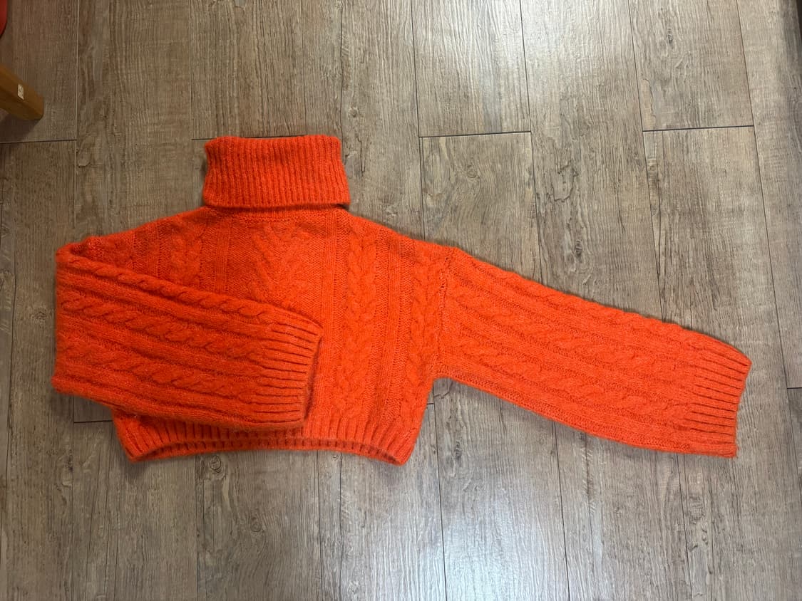 ZARA(자라) 오렌지 터틀넥 크롭 니트 상품이미지2