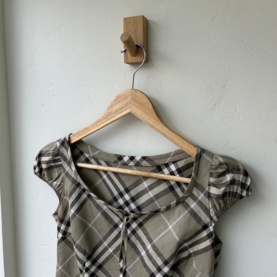 16247 - 버버리 블루라벨 체크 슬리브리스 상품이미지2