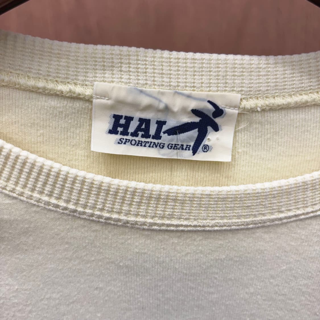 이세이미야케 하이 베이직 긴팔 맨투맨 로고 자수 라벨 패치 디테일 옐로우 상품이미지8