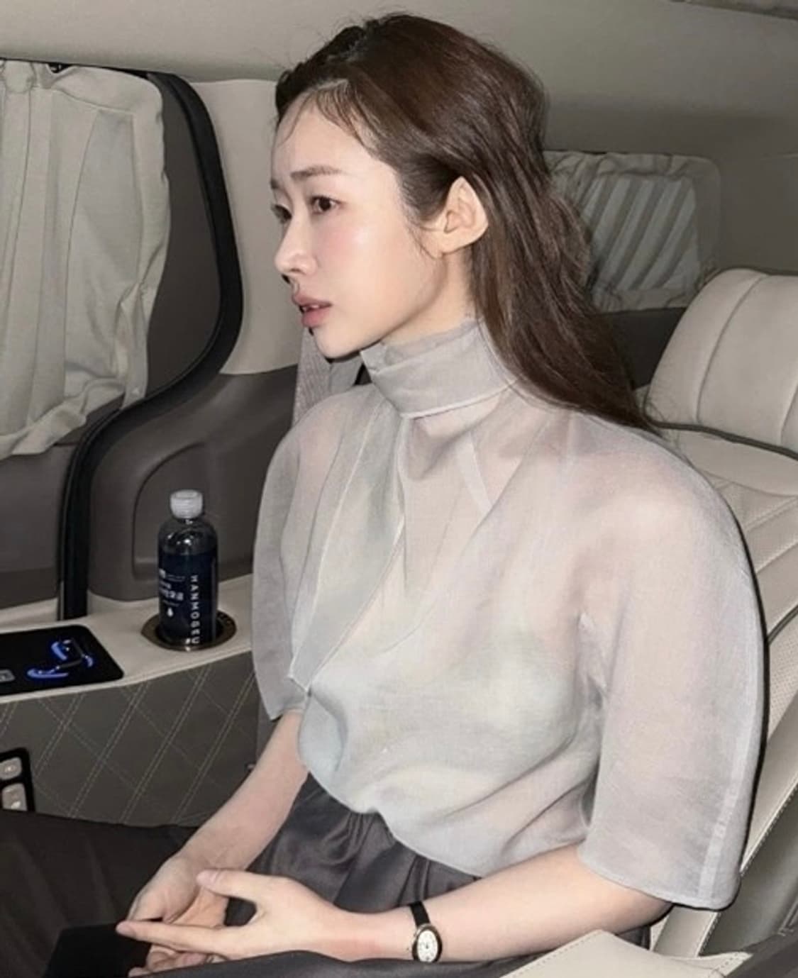 (차정원 착용) 아모멘토 블라우스 knotted collar top 상품이미지1