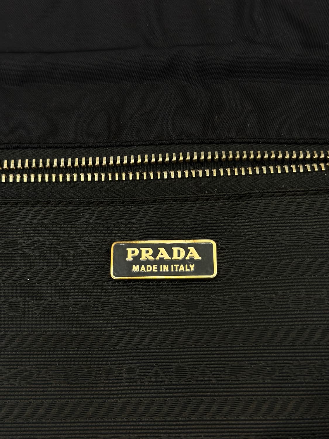 프라다 삼각로고 다크브라운 나일론 플랩 숄더백  상품이미지8