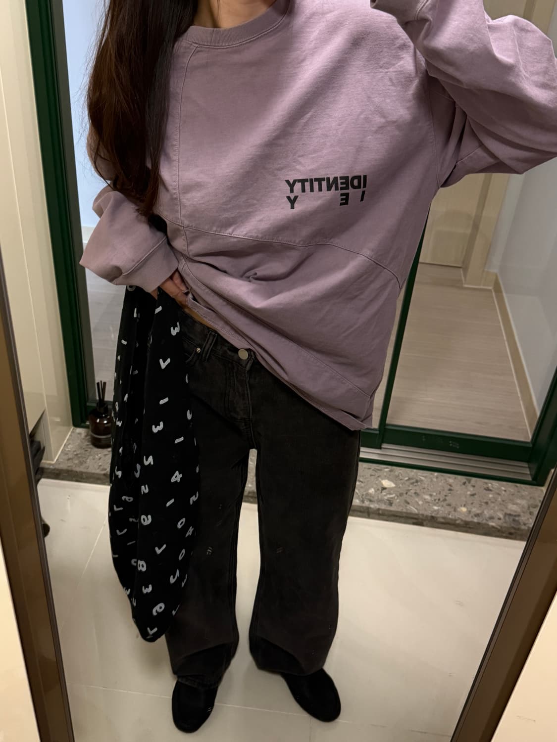 이에이 톤다운 퍼플 맨투맨 상품이미지1