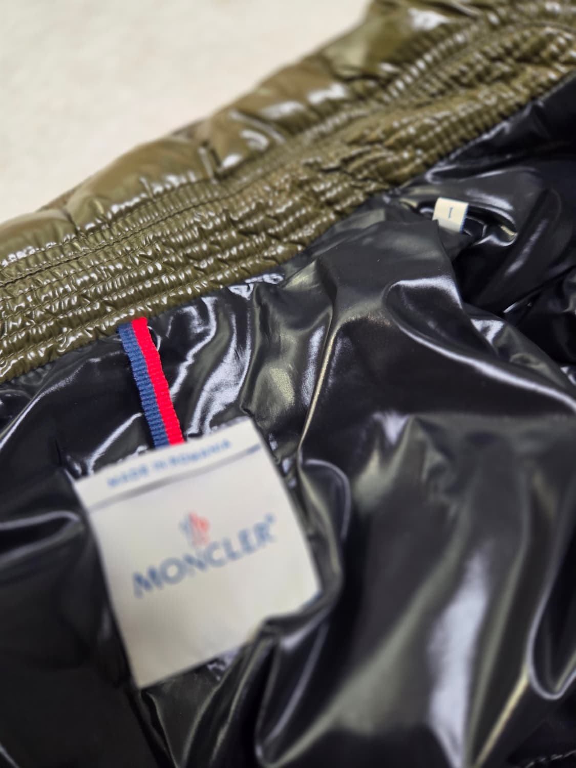 Moncler Auburn classic 카키 봄버 점퍼 상품이미지6