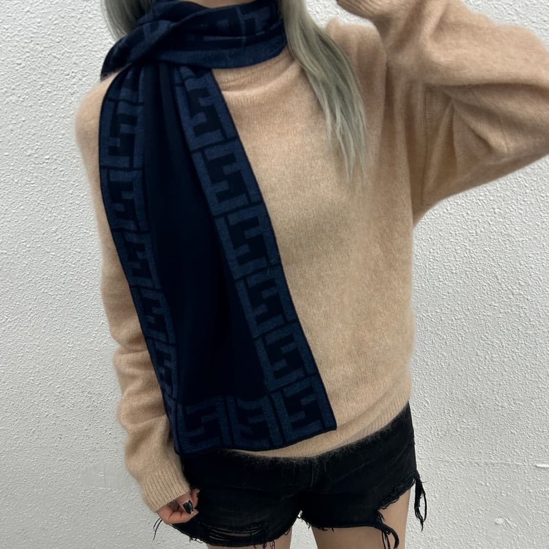 펜디 FF로고 딥블루배색 네이비 머플러 상품이미지2