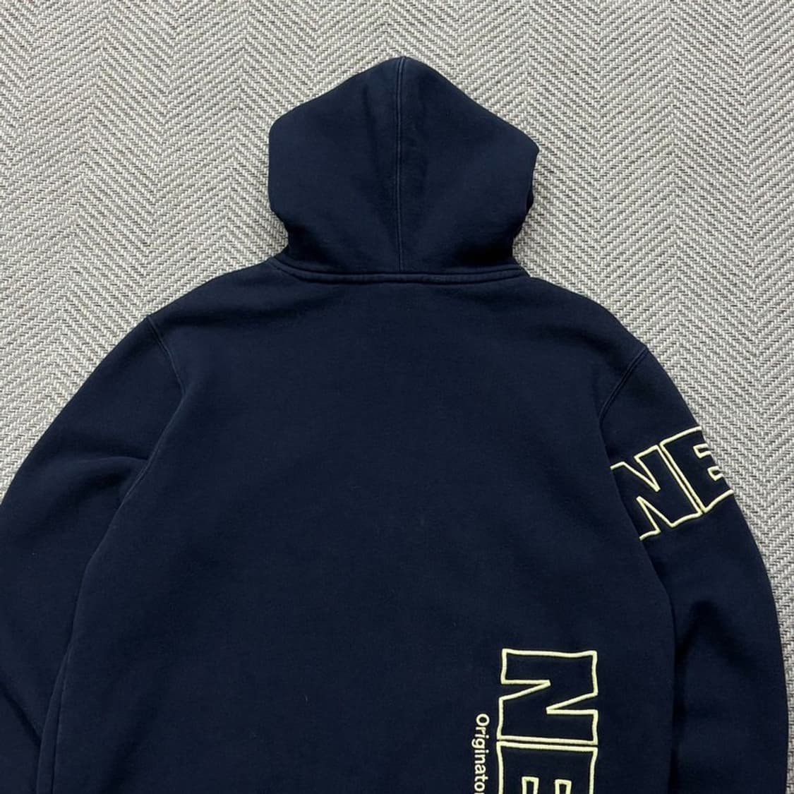 뉴에라 자수 그래픽 후드티 v2581 상품이미지4