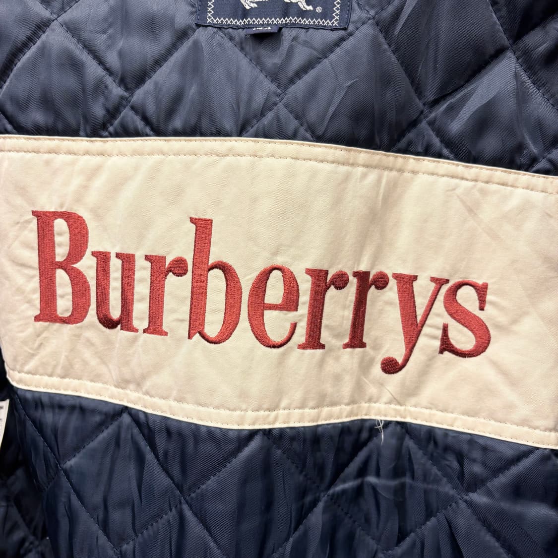 버버리 코튼 블루종 플랩 포켓 커프스 조절 버튼 티데일 스톤 베이지 상품이미지8