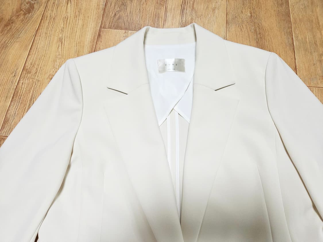 으네드레스(EUNE) 툭툭자켓 55 새상품 상품이미지6