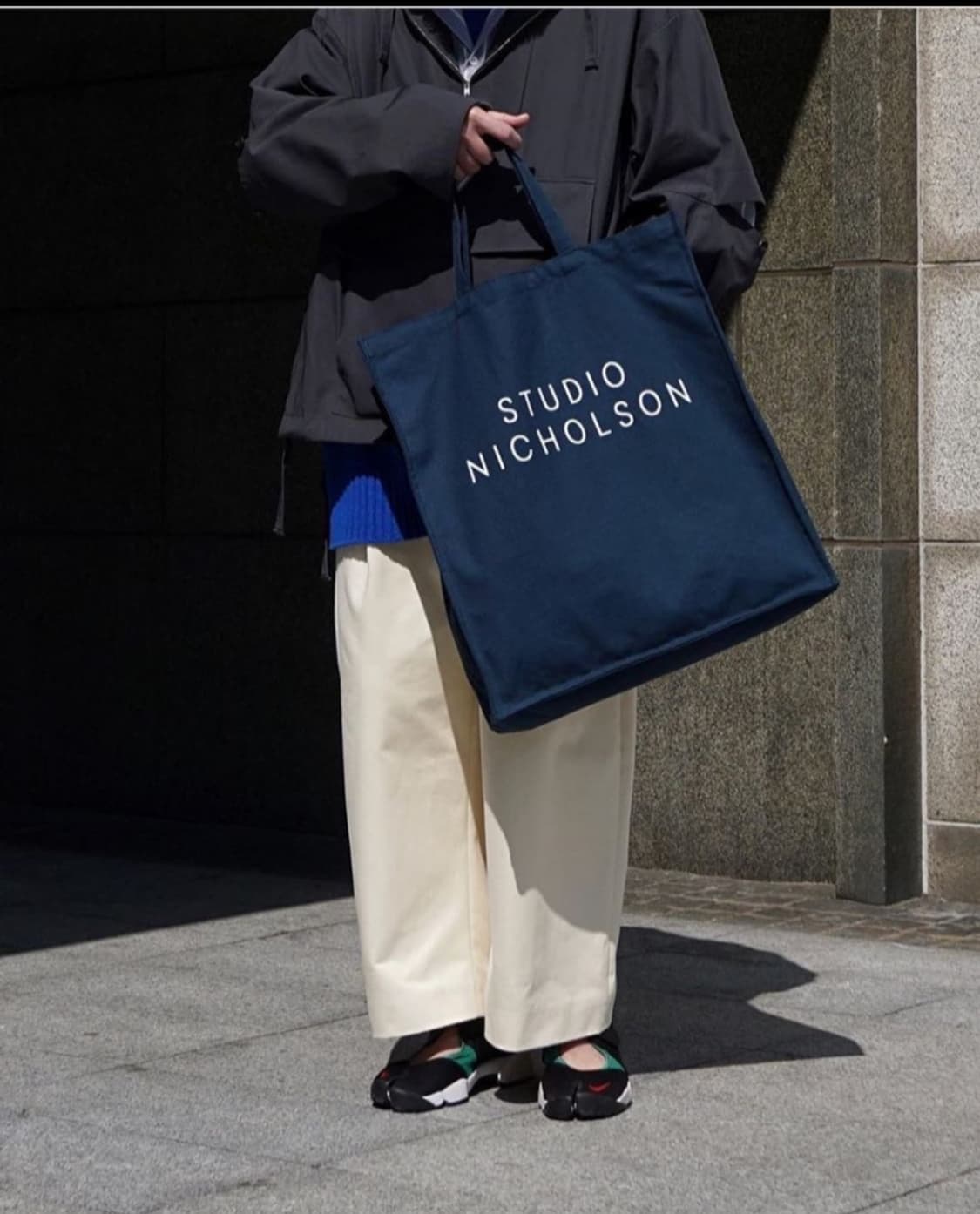 스튜디오 니콜슨 캔버스백 라지 사이즈 상품이미지1