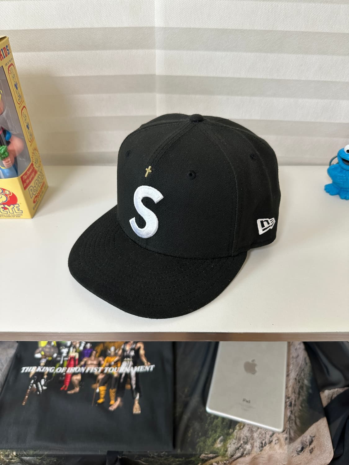 슈프림 골드 크로스 뉴에라 상품이미지1