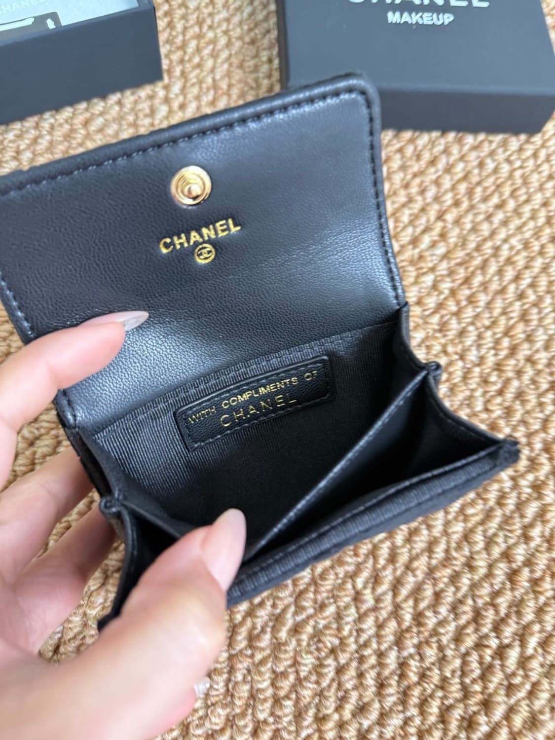 샤넬뷰티 CC로고 리미티드 벨벳 반지갑 풀박스 VIP 상품이미지7
