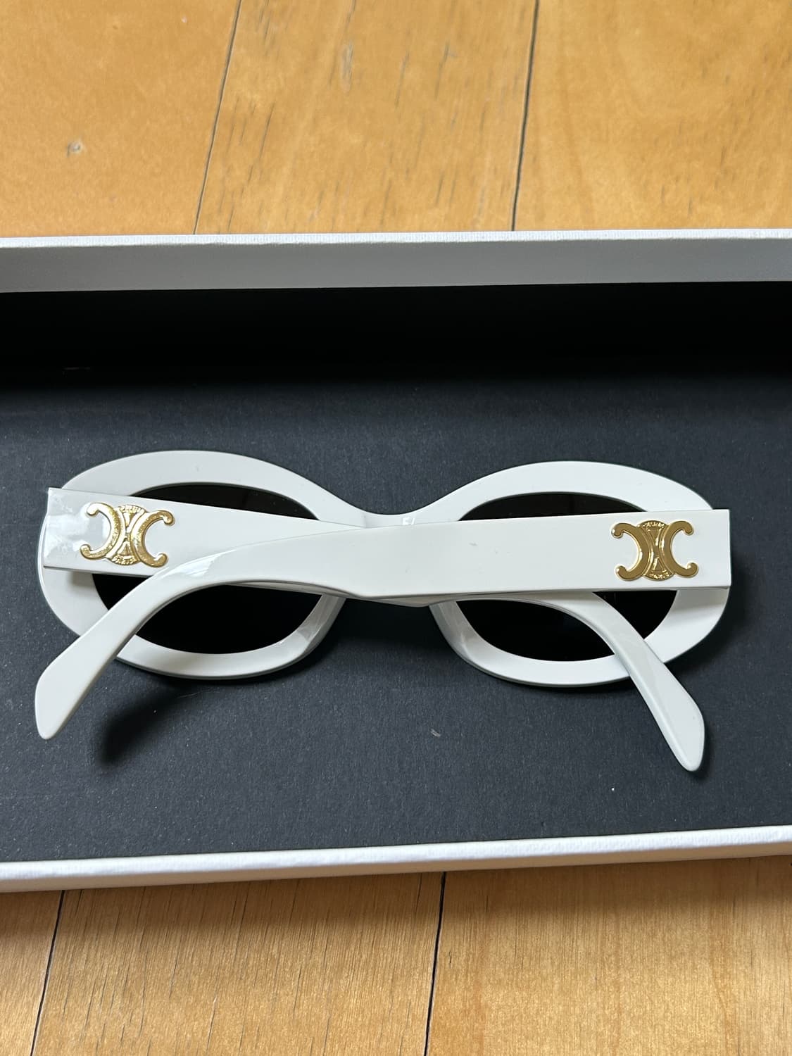 셀린느 트리옹프 선글라스 화이트(풀박스) 상품이미지2