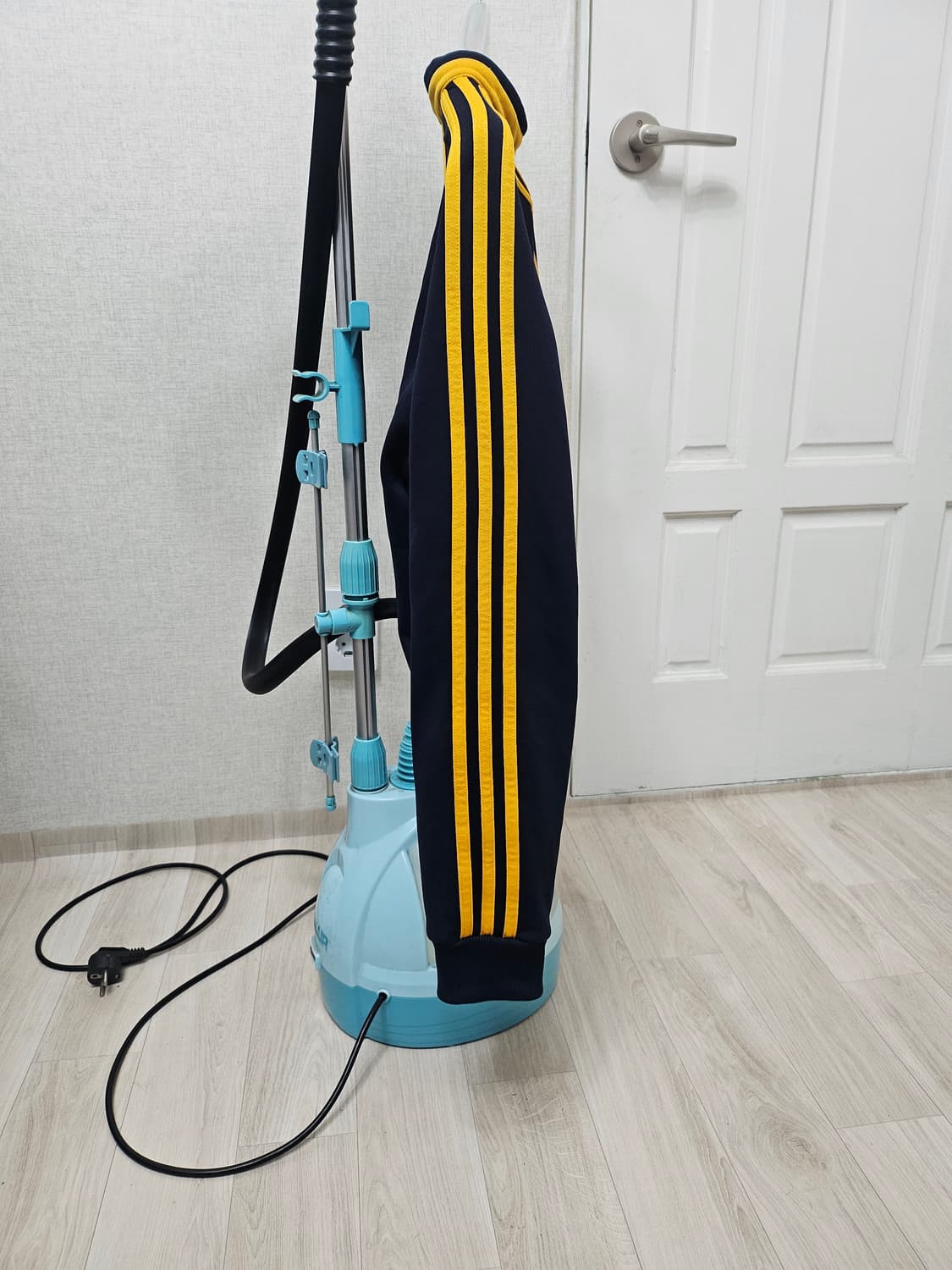 (100)L☆초대장급☆아디다스 오리지널 씨펠드 [네이비옐로우] 트랙탑져지 상품이미지5