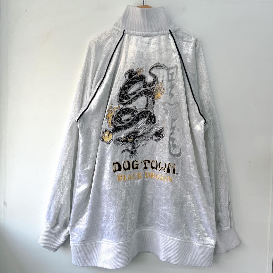 독타운 90s 블랙드래곤 엠브로이드 스타 벨벳 트랙탑 상품이미지7