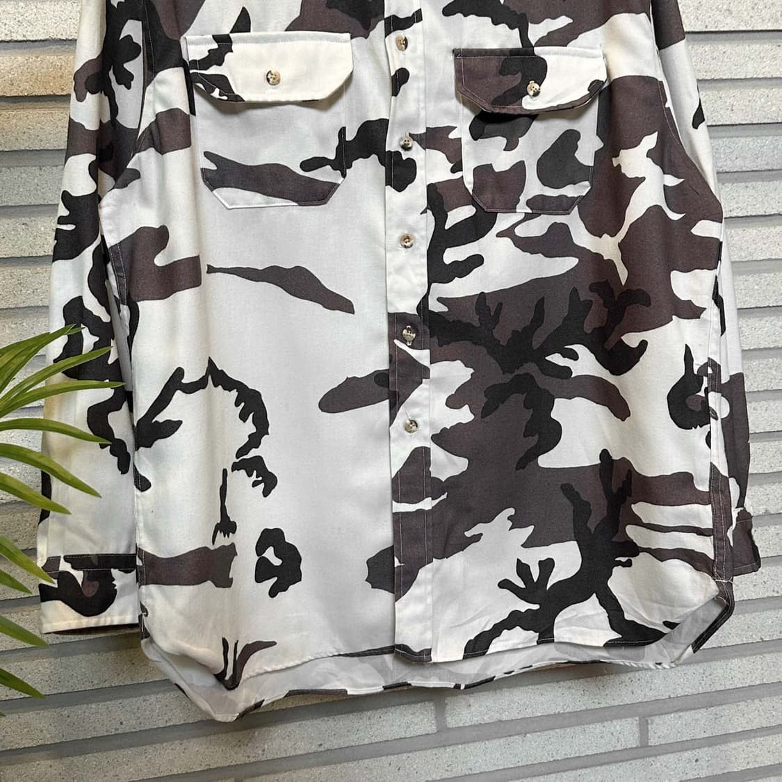 USA VINTAGE 긴팔 셔츠 카모플라주 패턴 투포켓 디테일 화이트 상품이미지5
