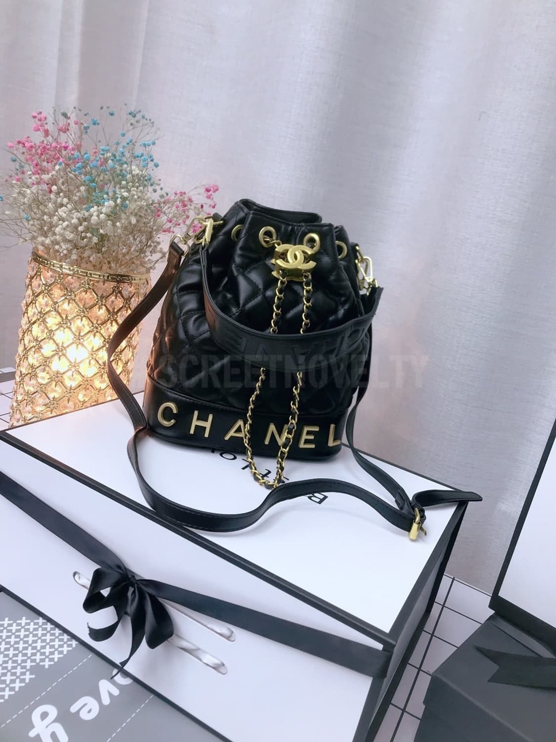 샤넬 블랙 가죽 퀄팅 버킷백 상품이미지1