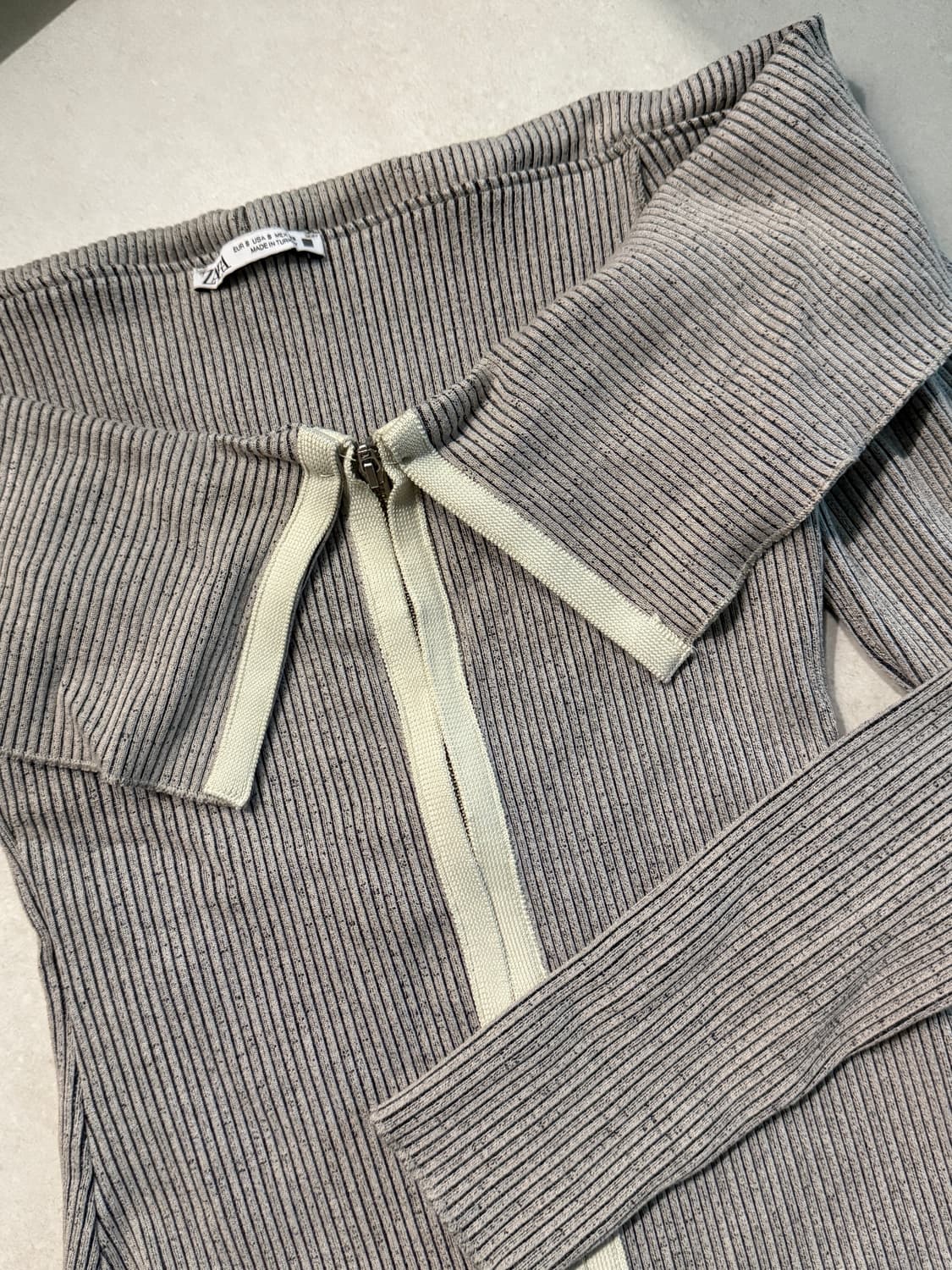 자라 리브드 오프숄더 탑 슬리브리스 상품이미지4