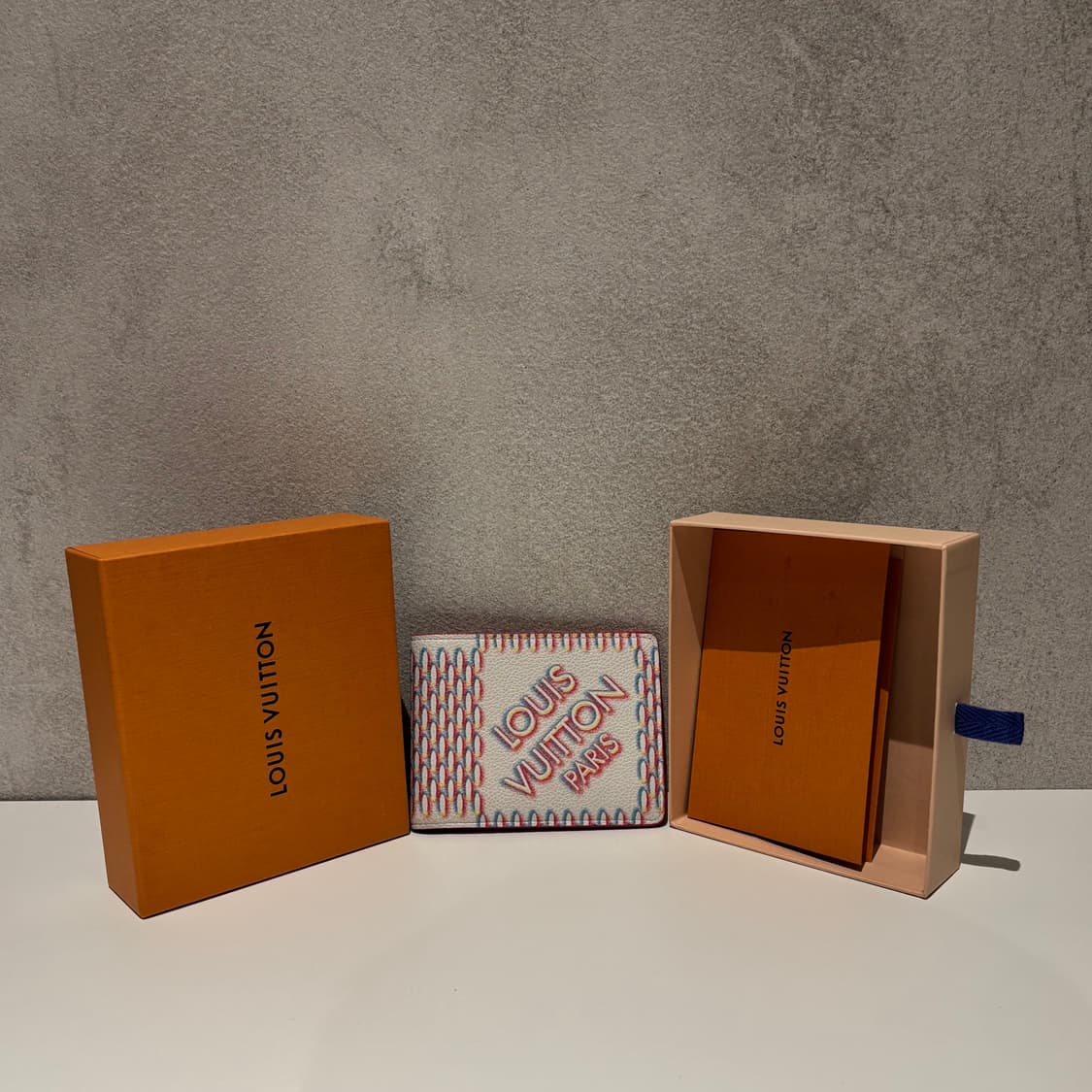  루이비통 다미에 스프레이 반지갑

 상품이미지3