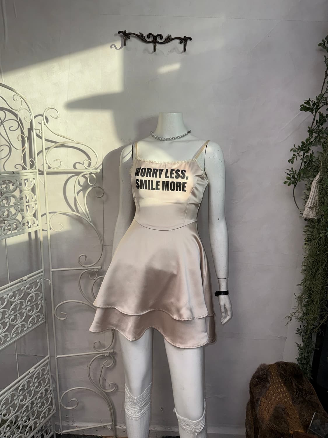 YOUHEE LETTERING SATIN FLARE MINI DRESS  상품이미지1