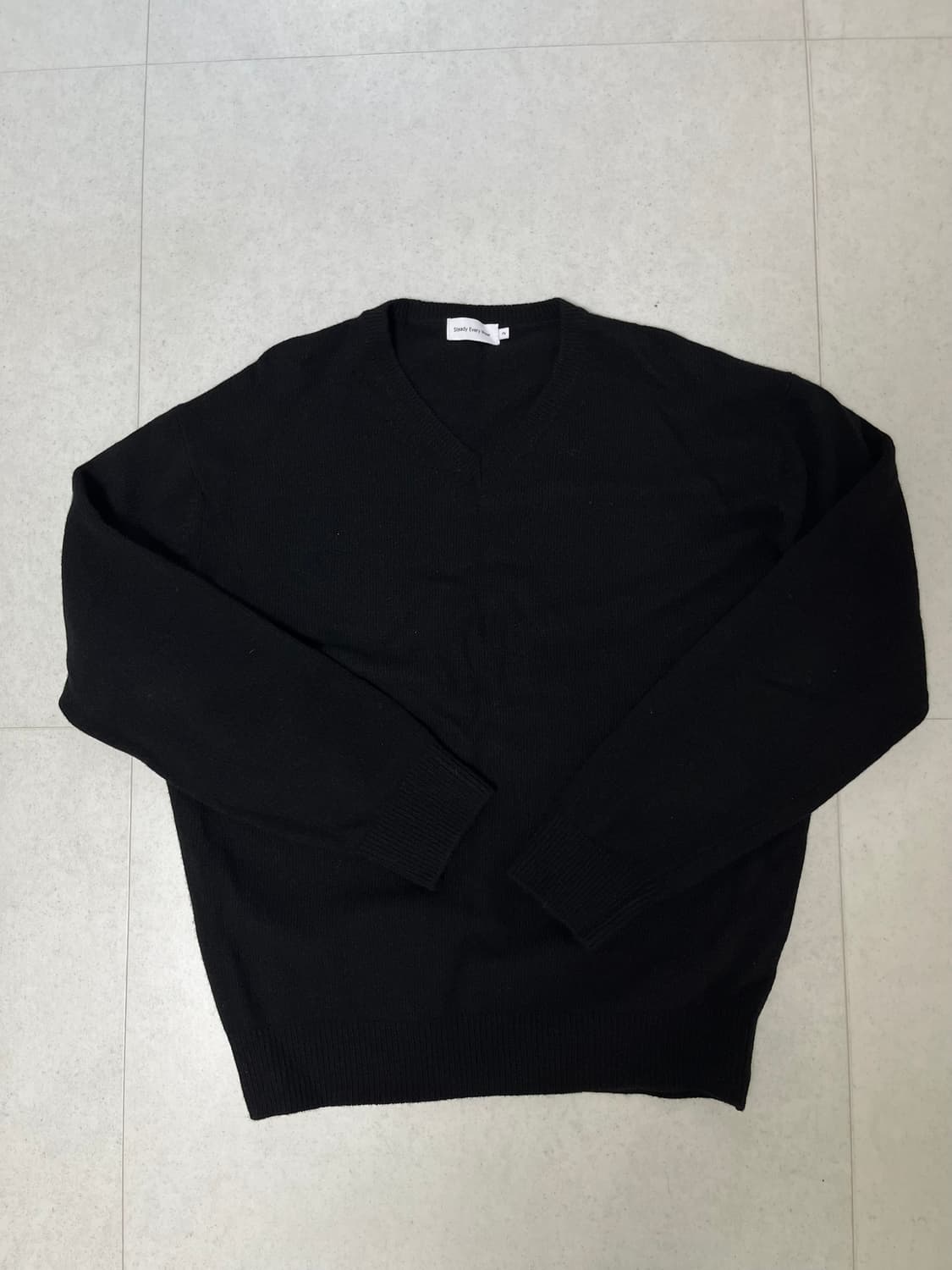 [2] 스테디에브리웨어 / 코지 울 캐시미어 브이넥 니트 / 블랙 상품이미지4