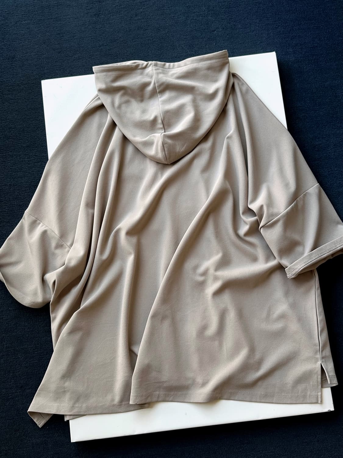 Stretched fabric hood design wide shirke 상품이미지4