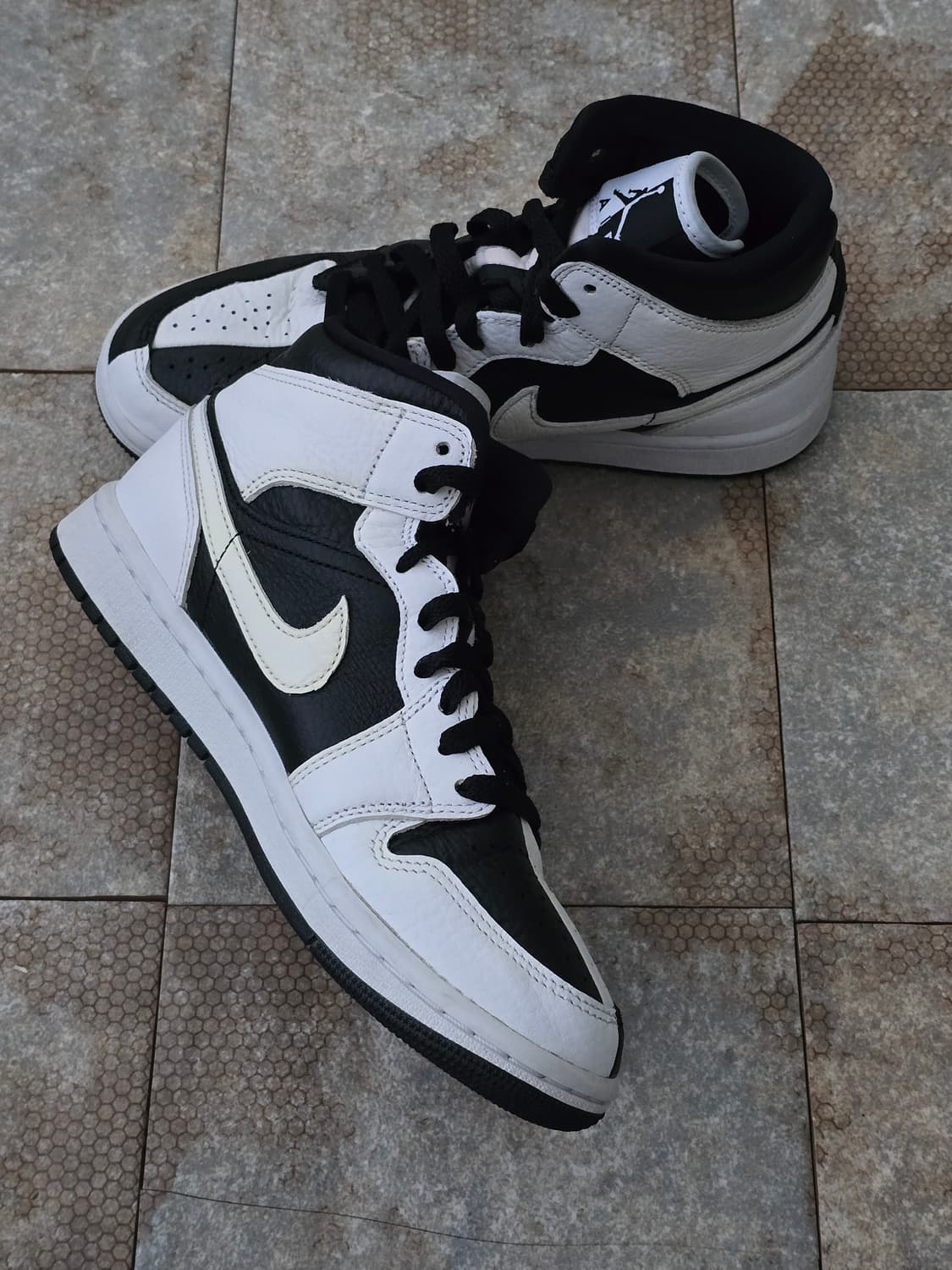 (240)나이키 에어 조던 1 미드 se 블랙 화이트 상품이미지4
