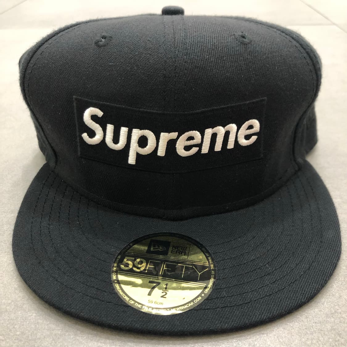 뉴에라 슈프림 박스로고 블랙 59.6 상품이미지1