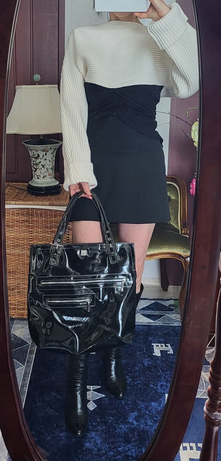 스페인 망고 에나멜 쇼퍼백 상품이미지3