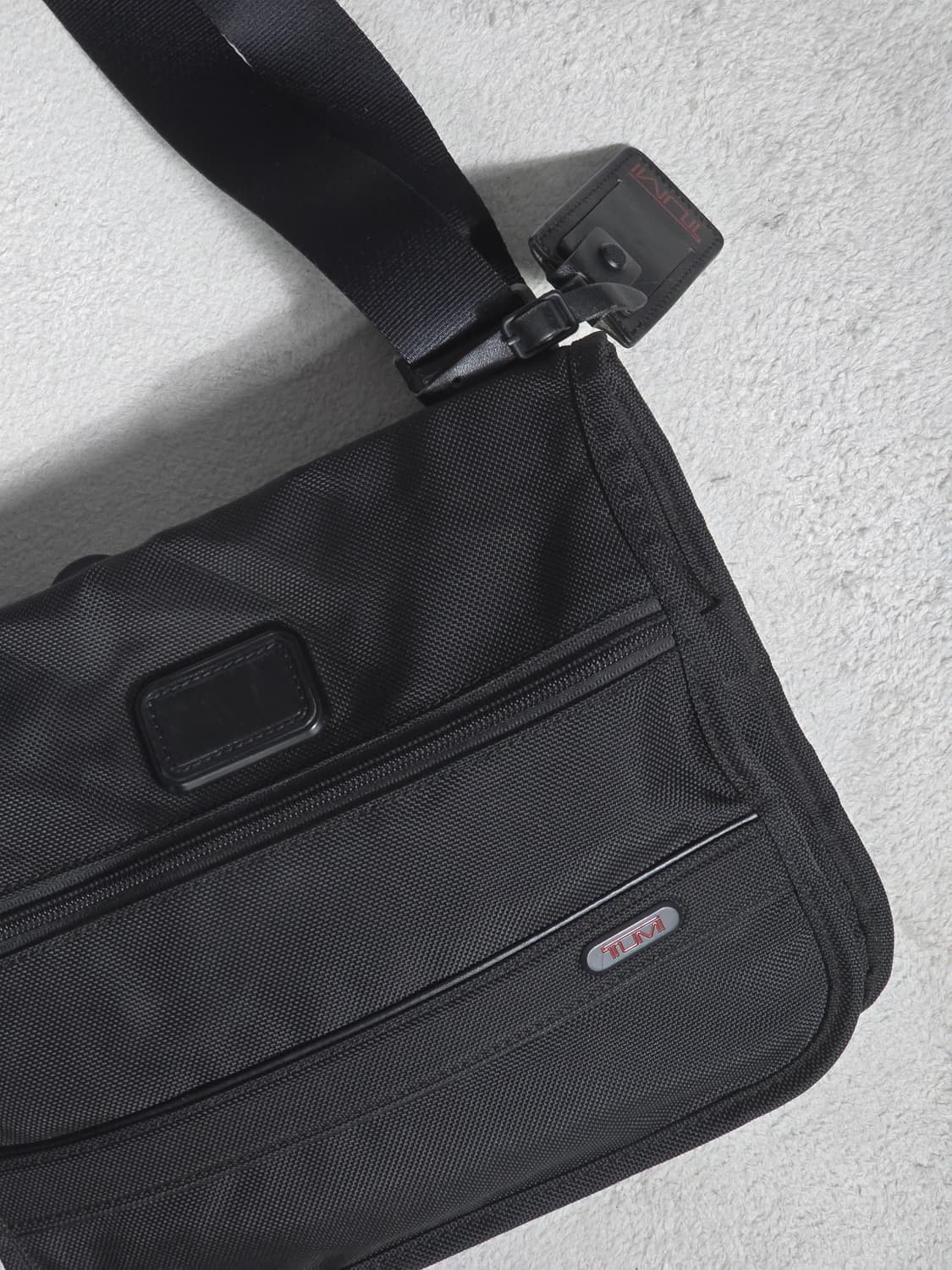 TUMI 투미 알파 스몰 플랩 크로스백 상품이미지5