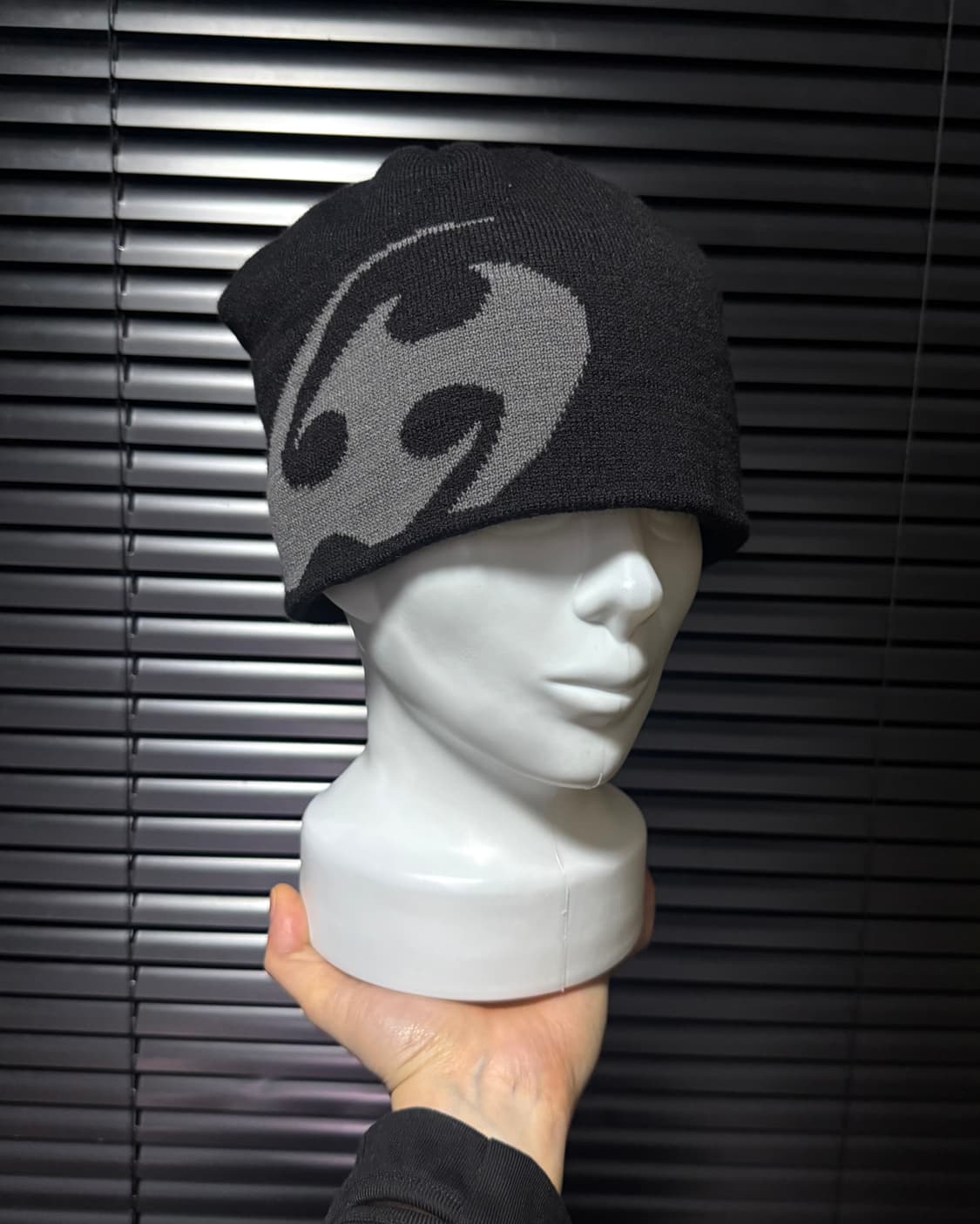 산산기어 블랙 차콜 그레이 숏 로고 비니 고프코어 스트릿패션 방한 모자  상품이미지1