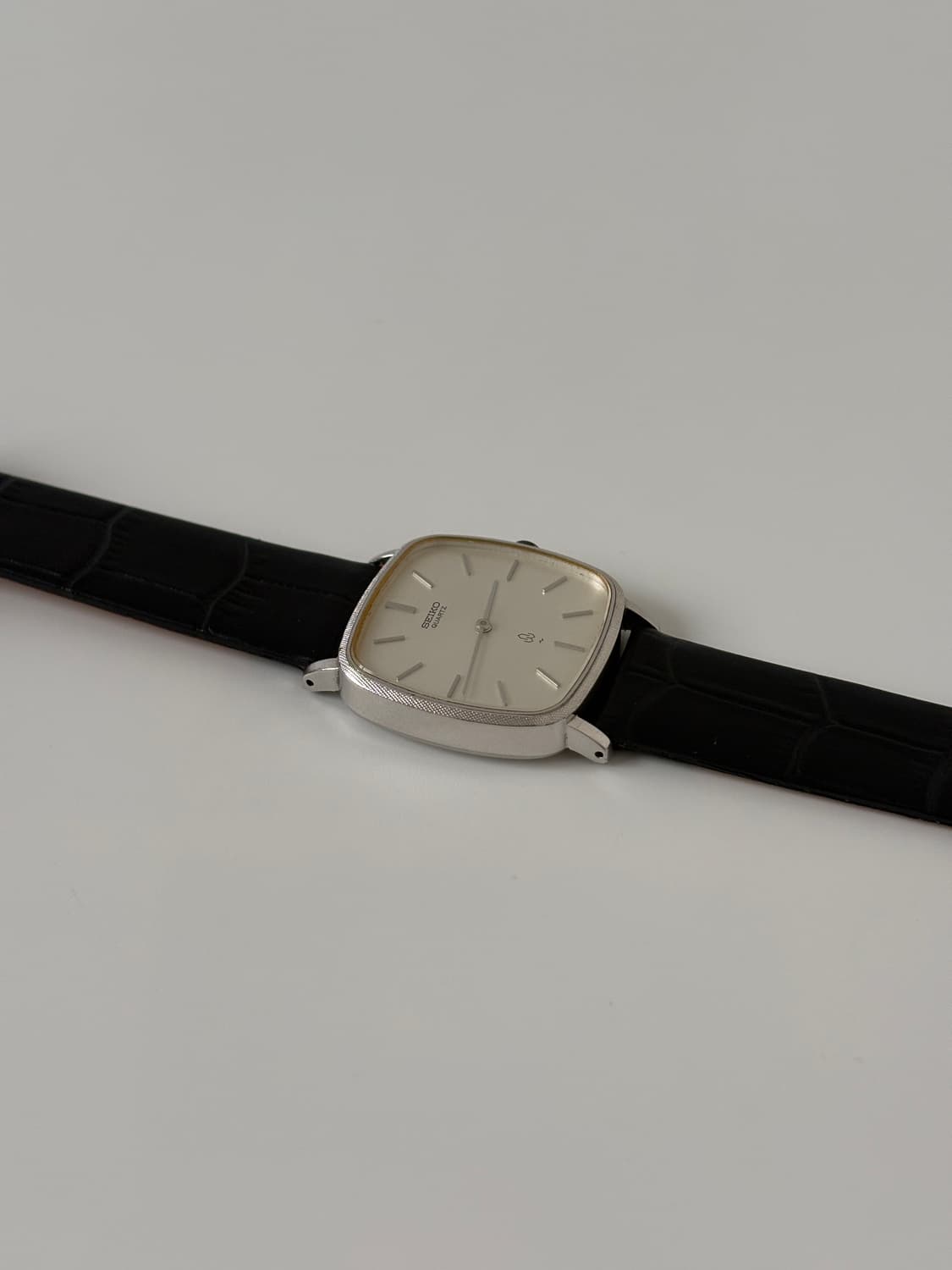 1970s Texture Bezel Silver Square Quartz 상품이미지6