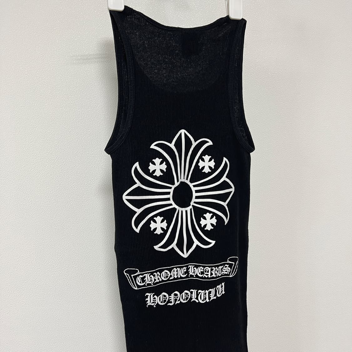 크롬하츠 호놀룰루 CH 플러스 로고 골지 슬리브리스 나시 블랙 상품이미지3