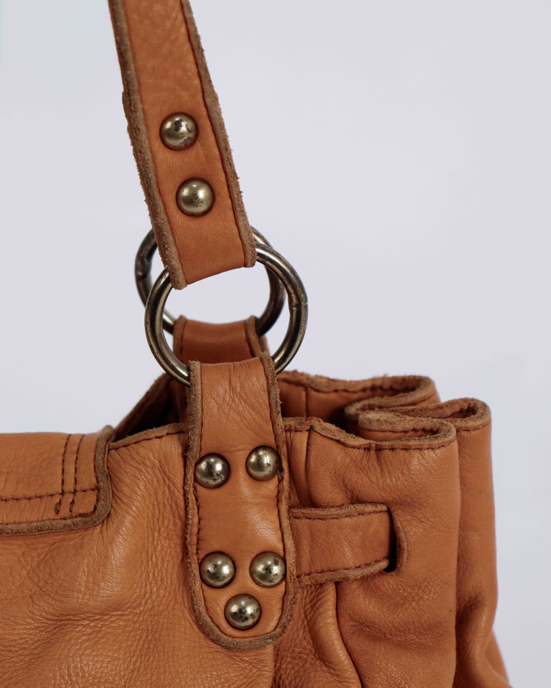 [ONE'S HEART] 카멜 레더 링 스트랩 숄더백 상품이미지8