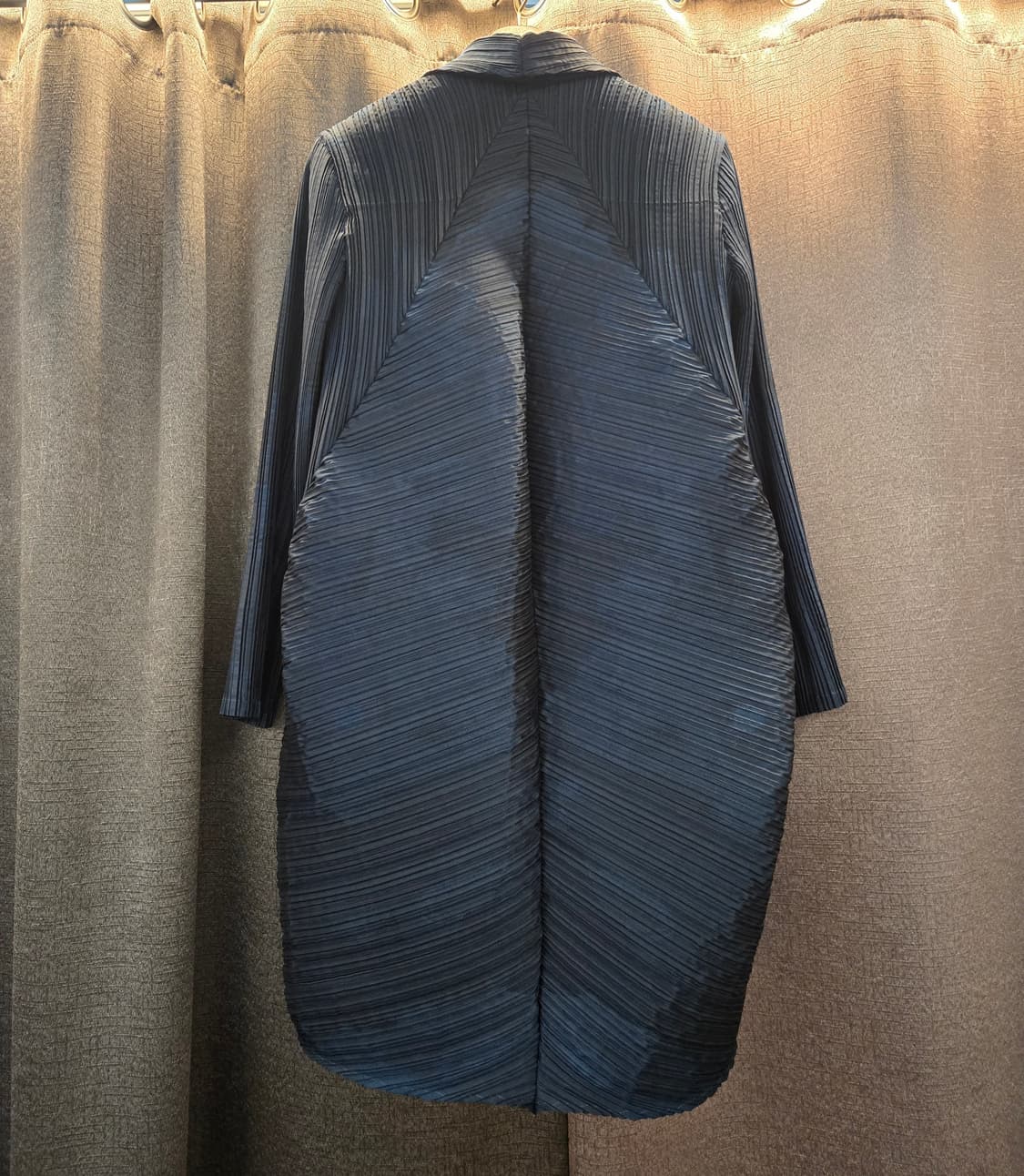 이세이미야케 플리츠플리츠 블루블랙 투톤개건 상품이미지8