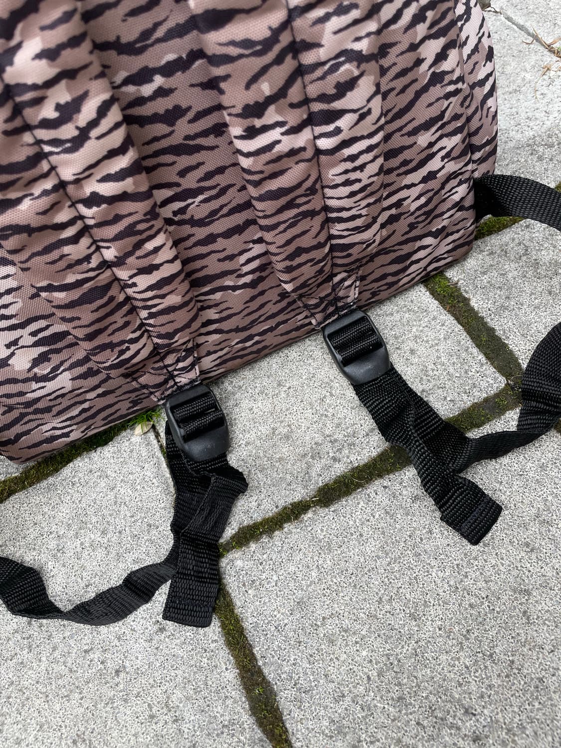 Eastpak 이스트팩 패디드 파커 타이거 카모 백팩 상품이미지7