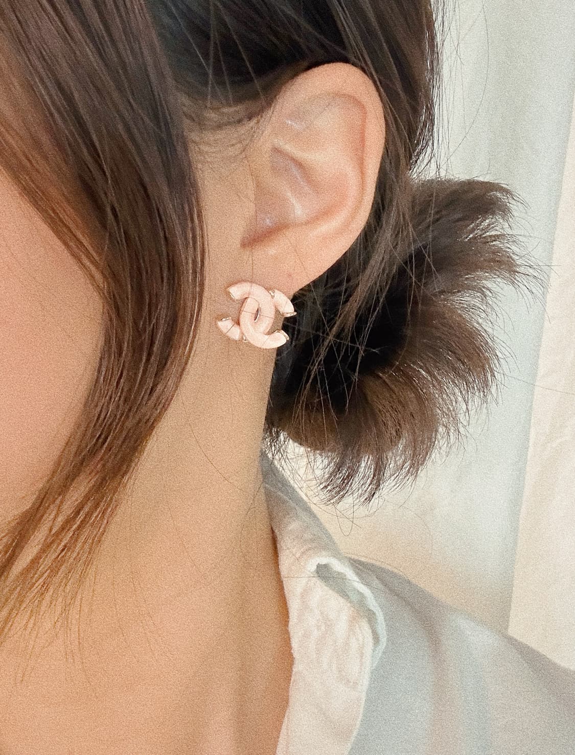 샤넬 에나멜 CC 핑크 업사이클링 귀걸이 상품이미지5