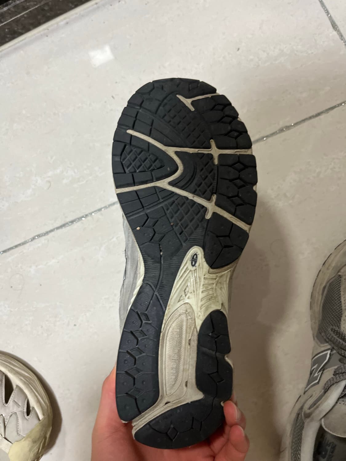 뉴발란스 2002r 270 상품이미지3