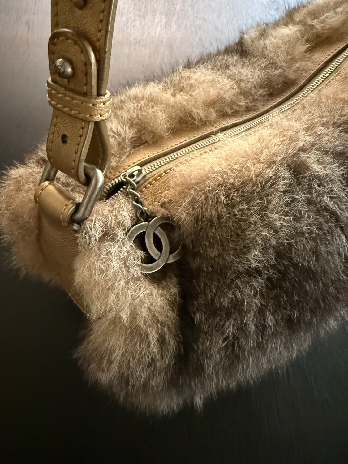 Chanel 샤넬 퍼 하프문 숄더백 상품이미지2