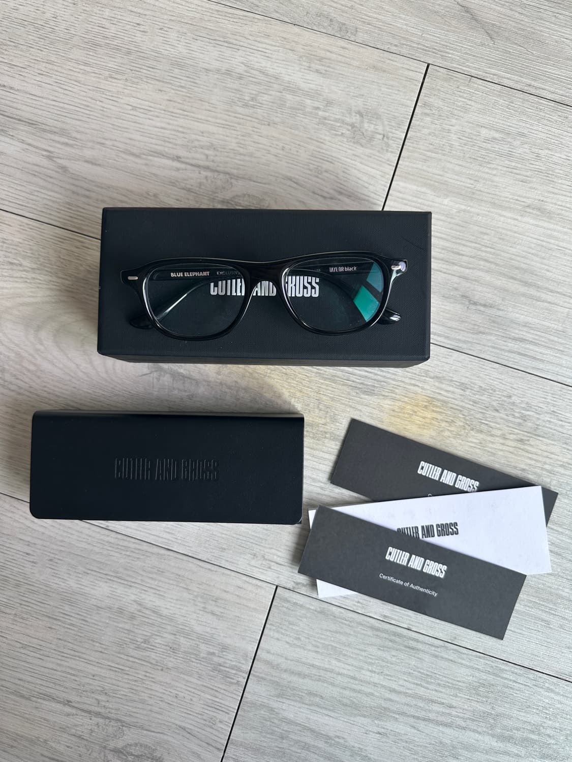 커틀러앤그로스 0822 cutler and gross 블랙 판매합니다 상품이미지1