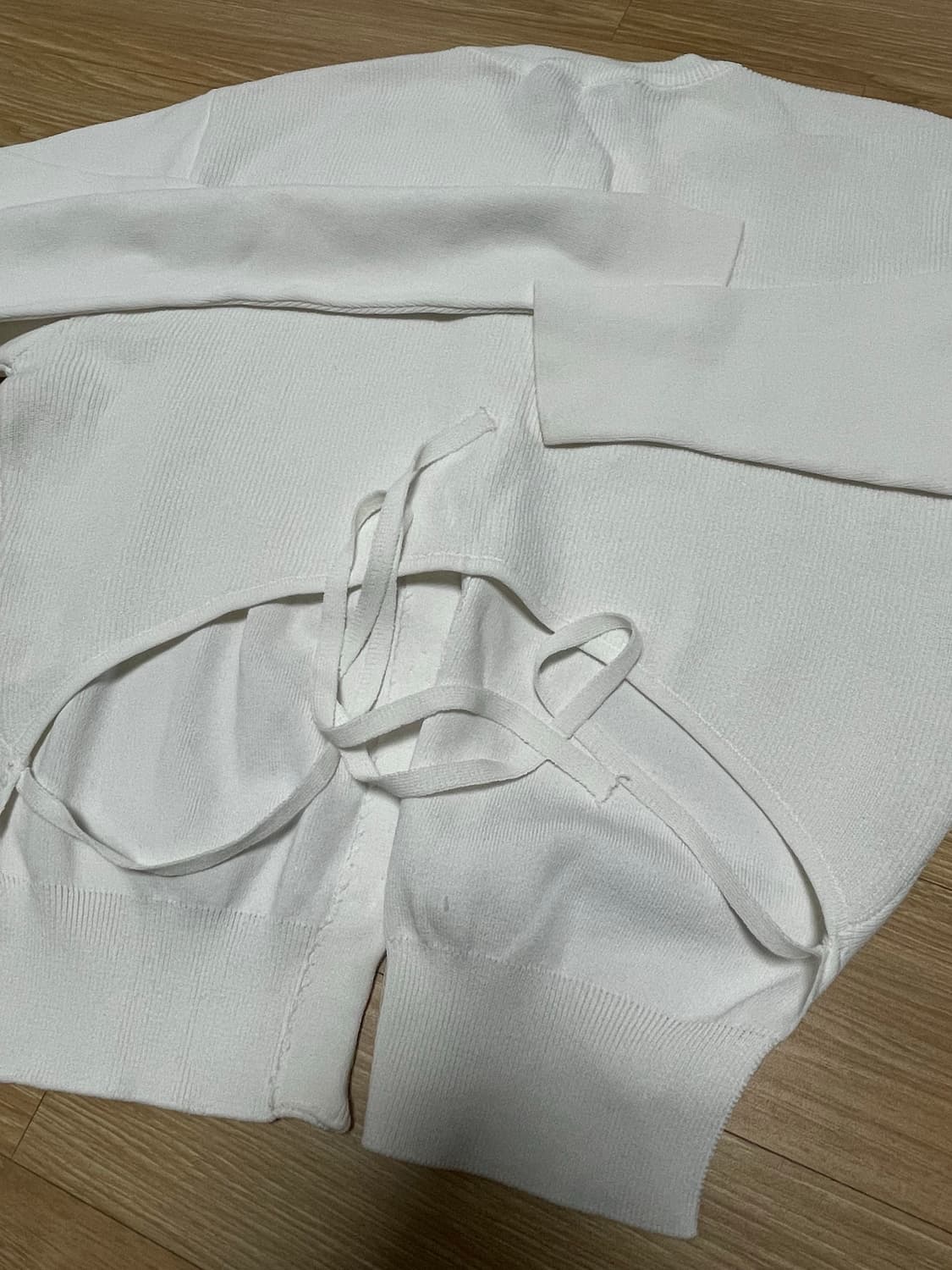 아모멘토 컷아웃 가디건 상품이미지4