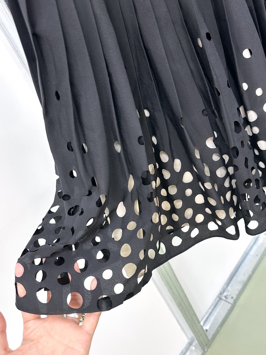 dot hole flare skirt 상품이미지2