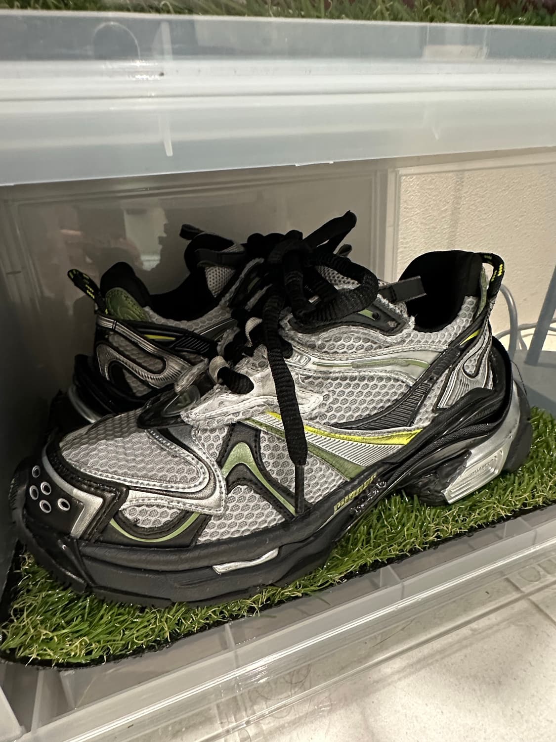 발렌시아가 러너 2.0 스니커즈 실버 40 사이즈 상품이미지1