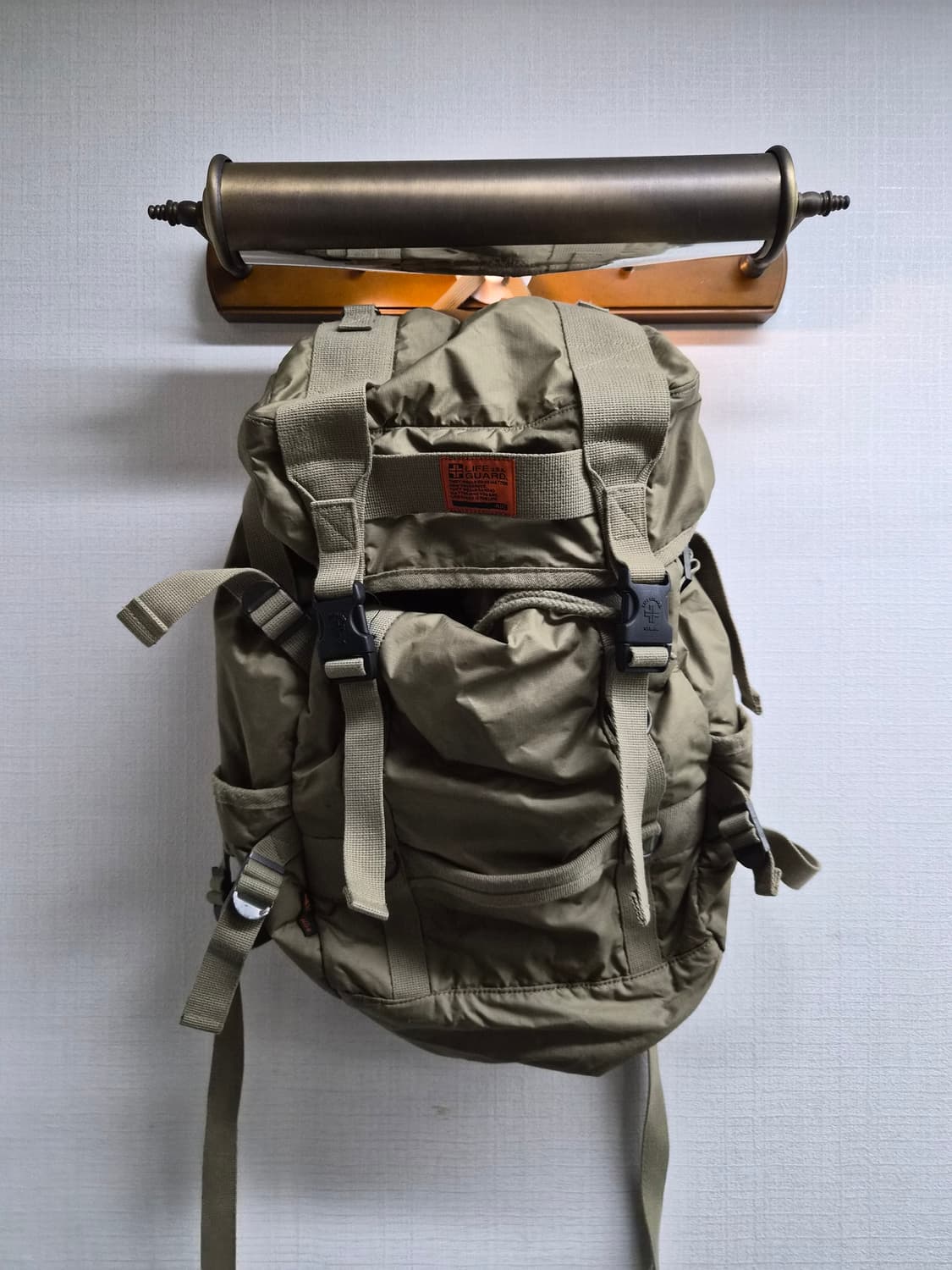 OS) 라이프가드 USA 사막색 백팩 팝니다 상품이미지1