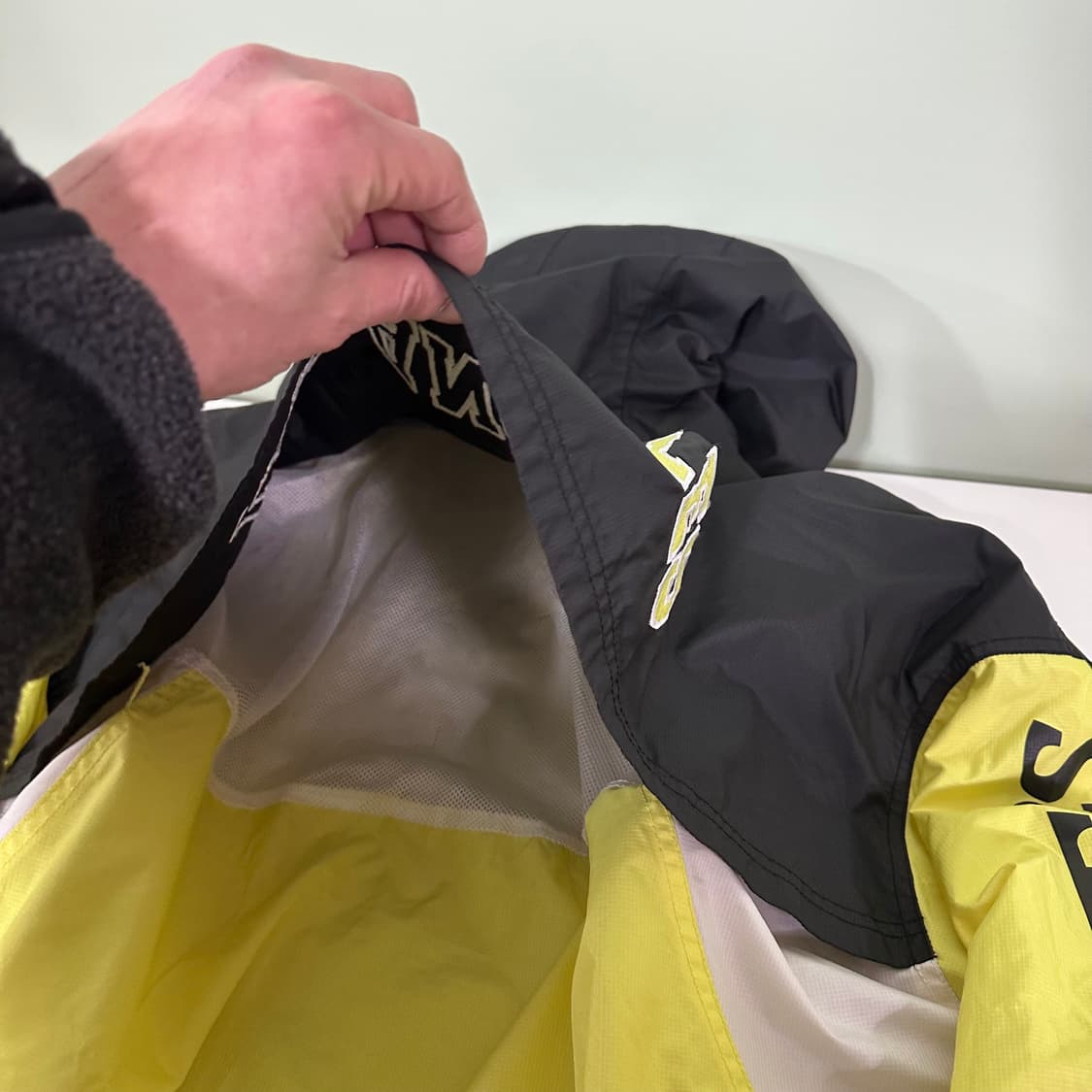 L NBA LA레이커스 검노 오버핏 바람막이 상품이미지8