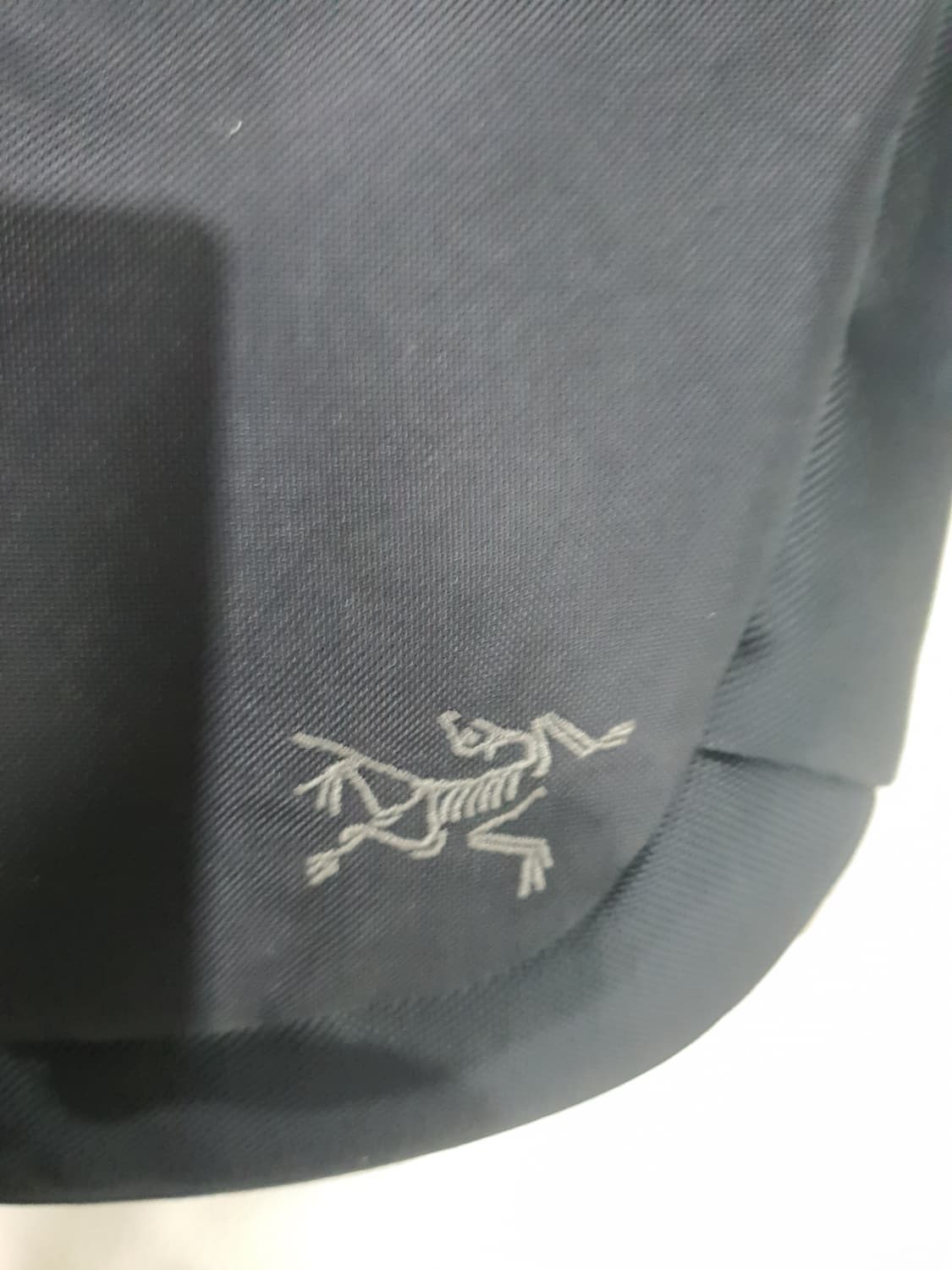 아크테릭스 헬리아드 크로스백 상품이미지4