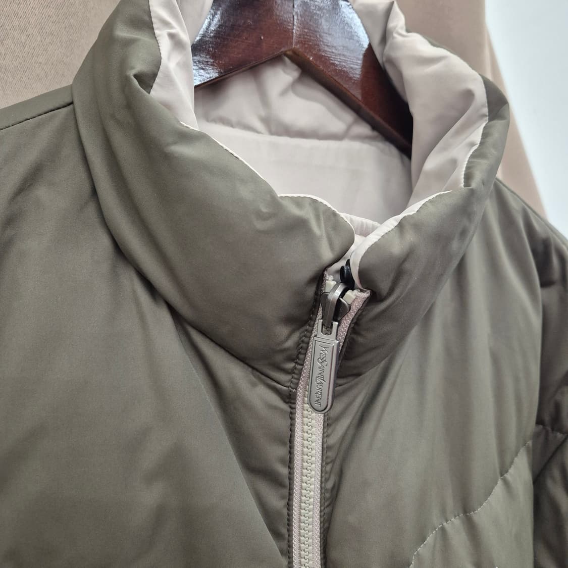 입생로랑 리버시블 다운 패딩 상품이미지4