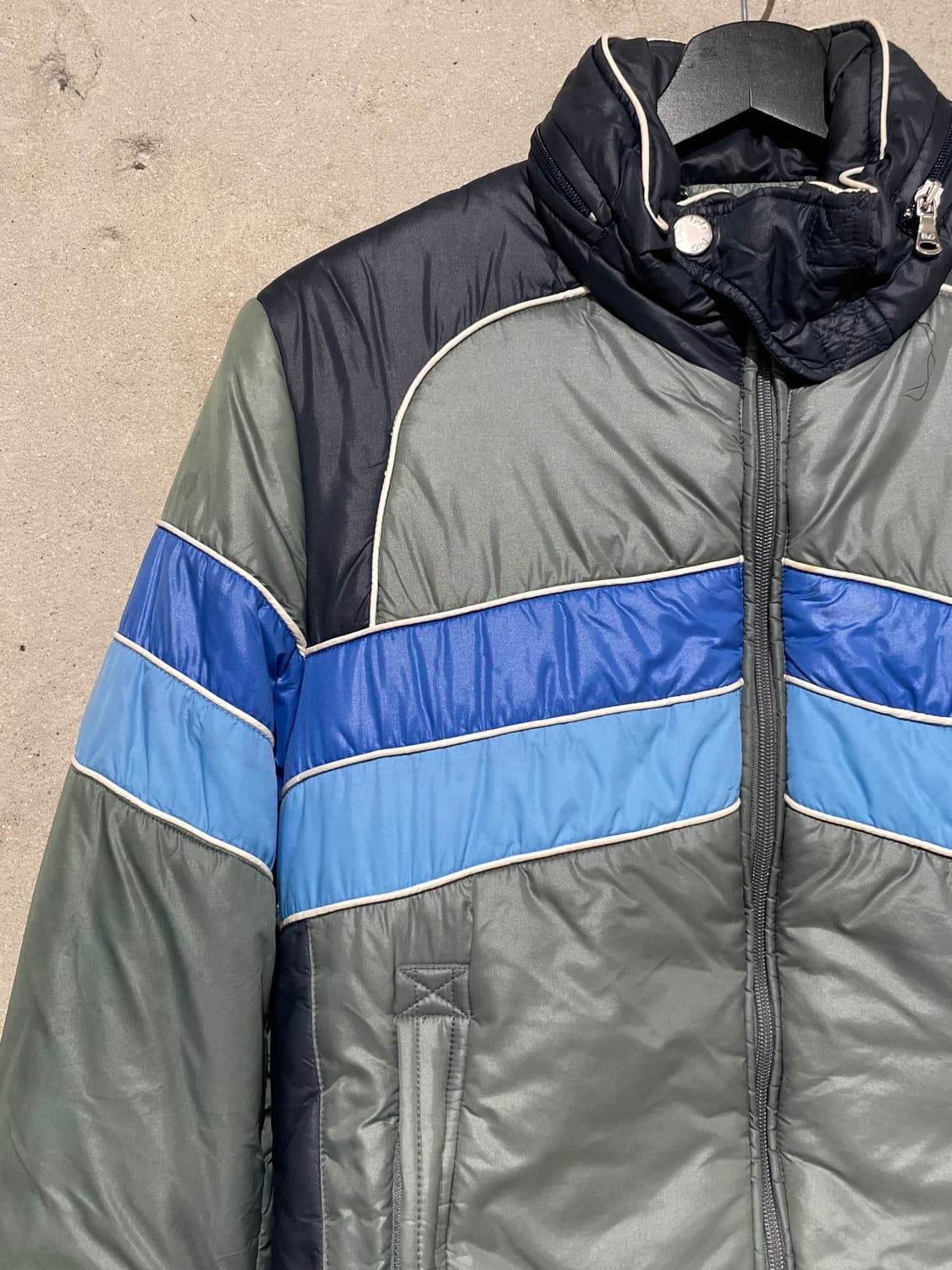 돌체 앤 가바나 00s 엠블럼 패치 푸퍼 자켓 상품이미지2