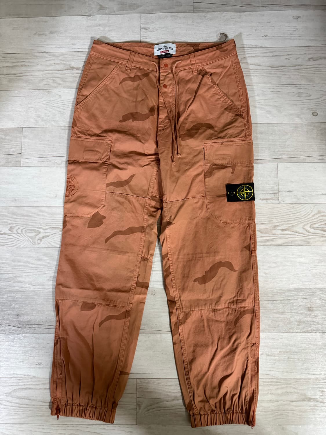 슈프림 스톤아일랜드 카모 카고 팬츠 코랄 상품이미지1